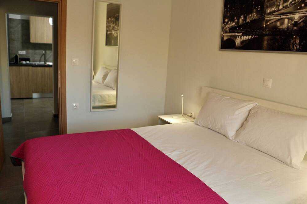 Ganze Wohnung, New minimal apartment with splendid view in Agios Pavlos, Thessaloniki und Umgebung