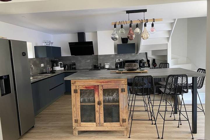 Gîte pour 8 personnes, avec terrasse et jardin à Boisroger