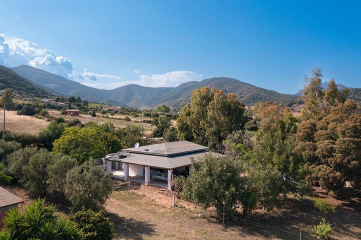 Casa Vacanze 'Foxi Lioni' con terrazza privata, giardino privato e aria condizionata in Foxi Lioni, Tertenia