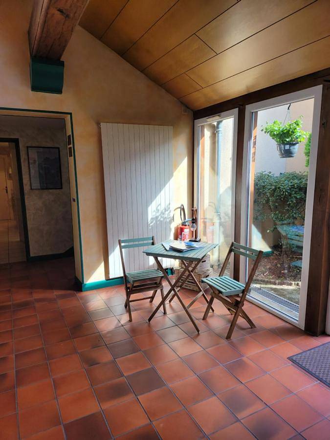 Hôtel pour 2 personnes, avec Terrasse ainsi que Jardin et Vue à Dompierre-sur-Besbre - 4