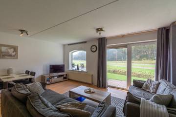 Ferienhaus für 4 Personen, mit Balkon/Terrasse und Terrasse in Julianadorp