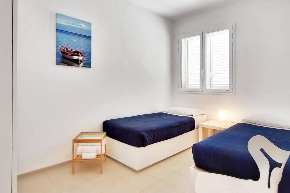 Ganze Wohnung, Erdgeschoss Whonung mit drei Schlafzimmer in Marina di Ragusa, Ragusa Provinz