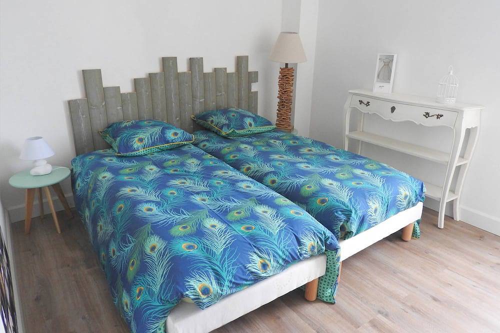 A'Mag House overlooking the mouth of the ugly port of Tréhiguier in Pénestin, Côte des Mégalithes