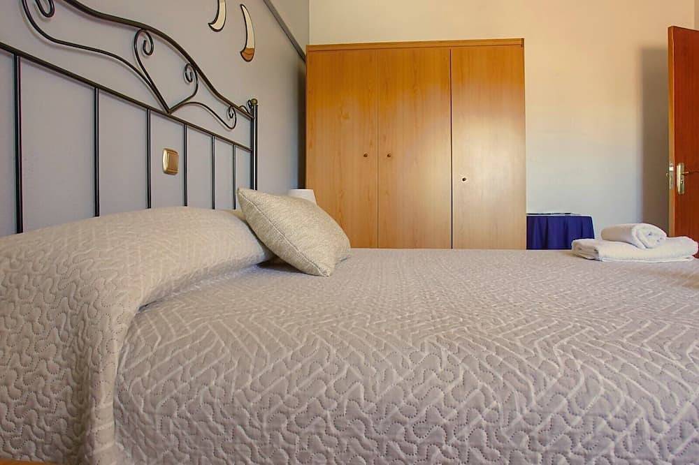 Entire apartment, Casa Rural Los Mayorales Ii Apartment in La Garrovilla, Badajoz Province