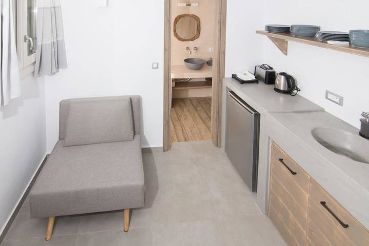 Location de vacances pour 3 personnes, avec piscine ainsi que vue et jardin dans Koufonisia - 2