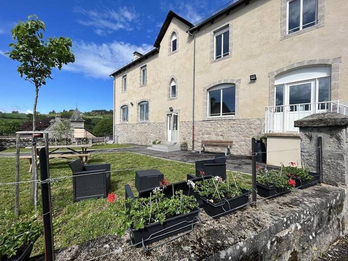 Location de vacances pour 14 personnes, avec vue et jardin à Espeyrac - 2