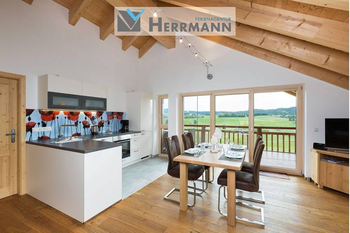 Ferienwohnung für 2 Personen, mit Balkon und Ausblick in Hopferau