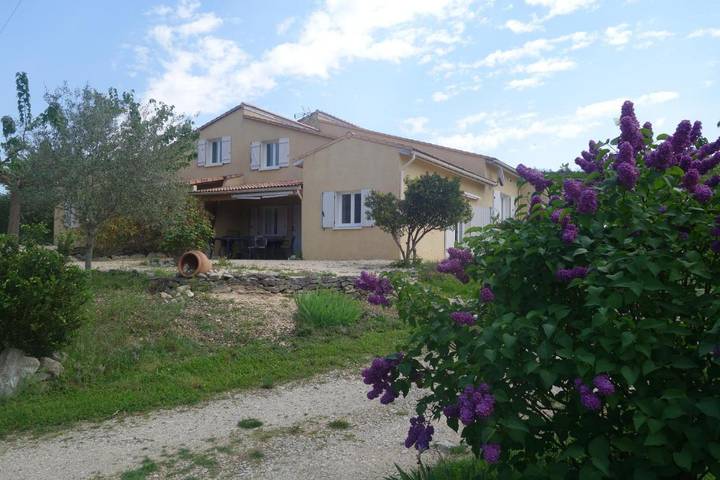 Maison de vacances pour 4 personnes, avec terrasse et piscine