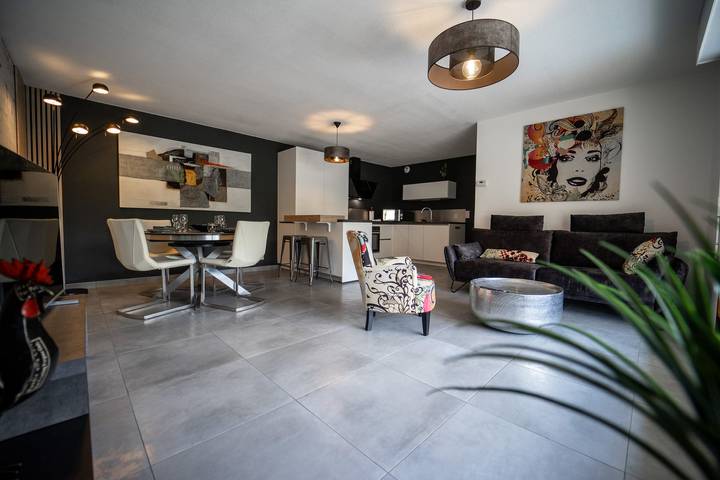 Gîte pour 4 personnes, avec balcon, adapté aux familles à Saint-Jorioz - 2