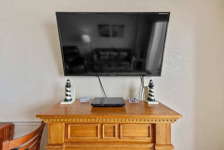 Vacation rental for 4 people, with garden and hot tub as well as balcony and pool by Myrtle Beach