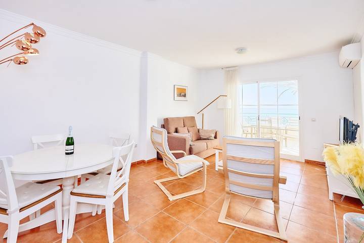 Ganze Wohnung, Ferienwohnung 'Strand Appartement Met Zwembad Td04' mit Meerblick, Wi-Fi und Klimaanlage in Torrox Costa, Torrox