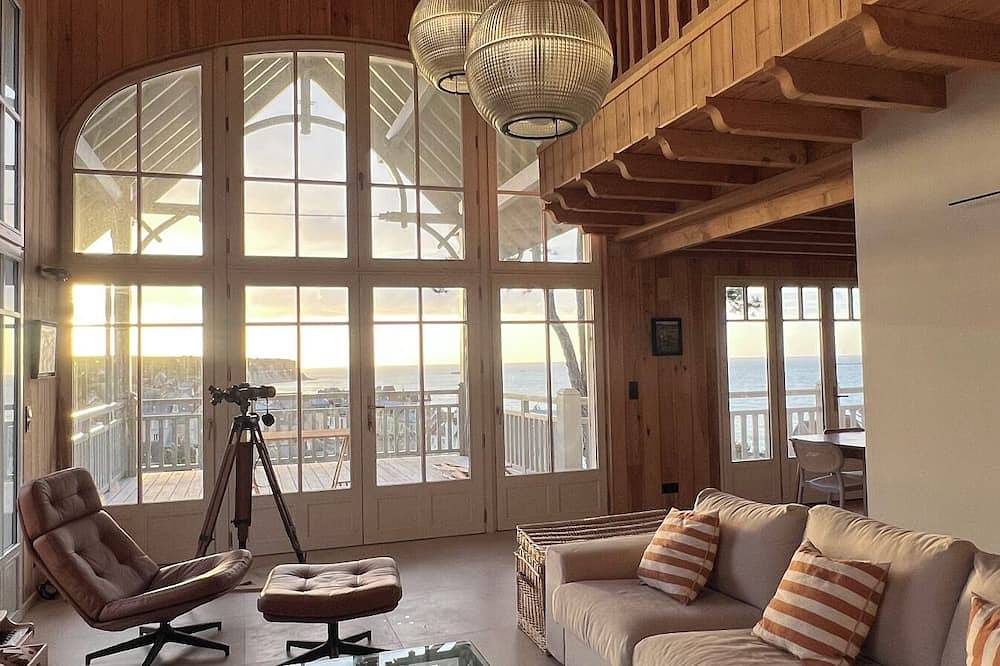 Villa Normande bord de mer avec vue et terrasse à 5minutes à pied de la plage in Arromanches-les-Bains, Région de Bayeux