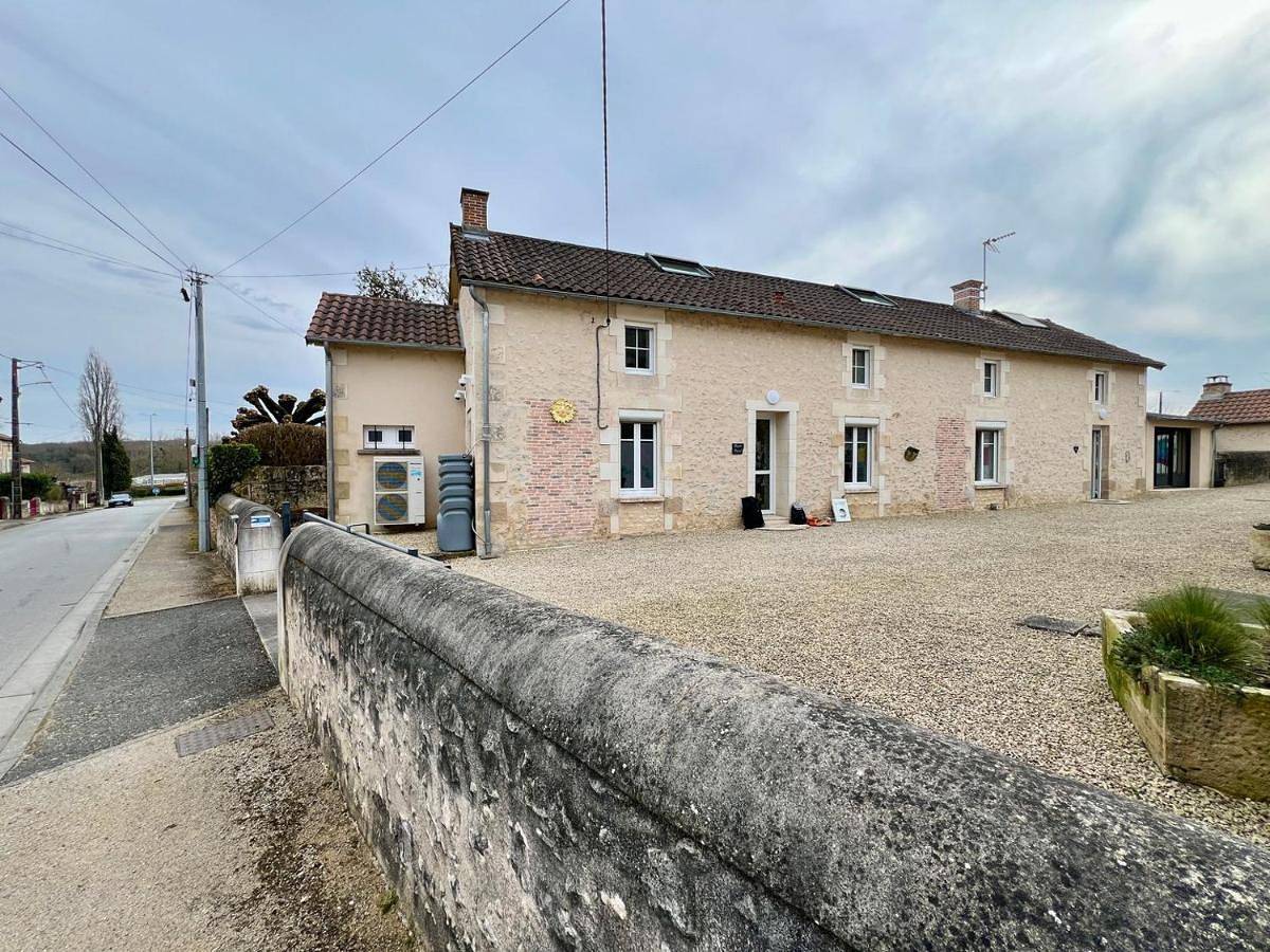 Chez Marcel - Maison 3 chambres in Lussac-les-Châteaux, Vienne (France)