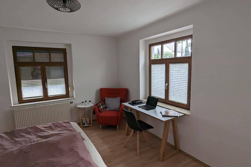 Ganze Wohnung, Kinderfreundlich eingerichtet/3Kinder+3Erw+Babybett, Familienurlaub auf dem Land in Niederau (Sachsen), Meißen Region