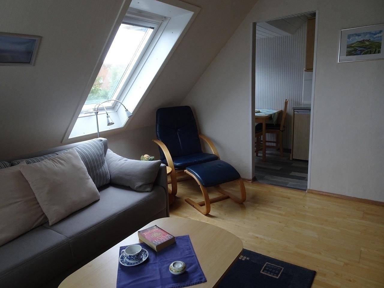 Ganze Wohnung, Ferienwohnung Pidder Lyng Fw 3: Balkon, Wlan & 500 m zum Strand in Utersum, Föhr
