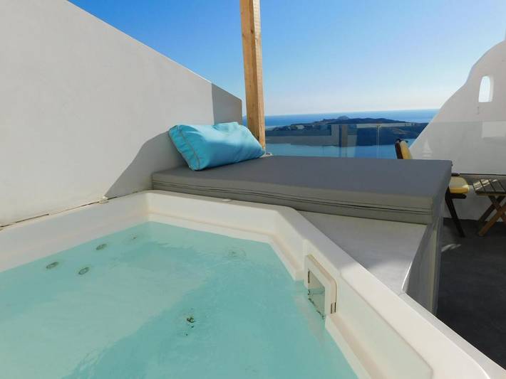 Chambre d’hôte pour 3 personnes, avec jacuzzi à Thera