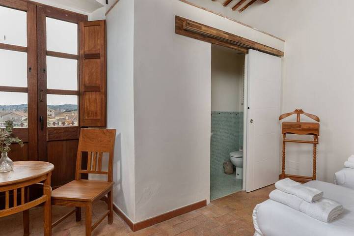 Location de vacances pour 28 personnes, avec jardin et balcon à Bordils - 4