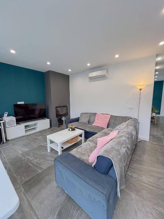 Three-Bedroom Villa in La Móra, Tarragona