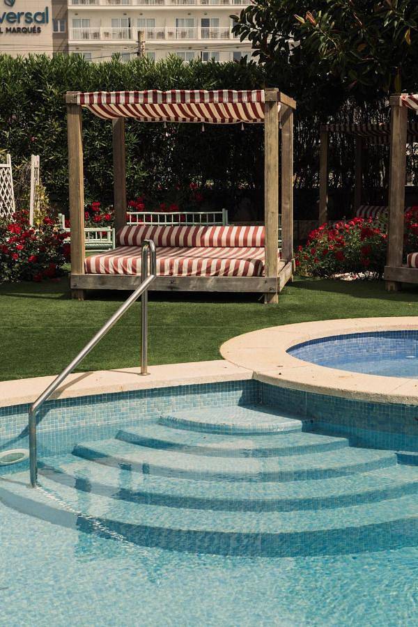 Apartmenthotel für 5 Personen, mit Balkon und Terrasse sowie Garten und Kinderpool