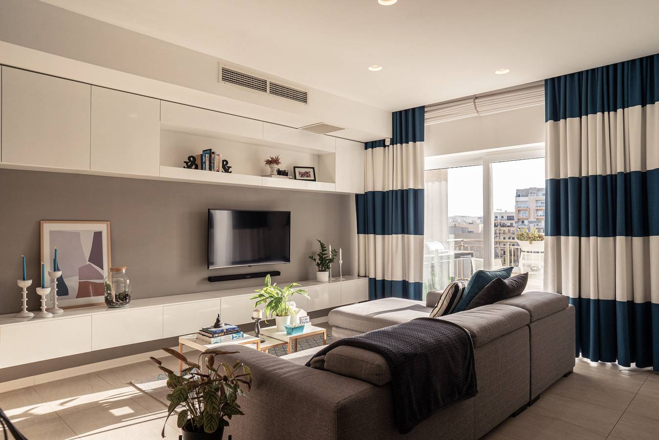 Entire apartment, Holiday apartment for 6 people with balcony in San Giljan, Malta Island