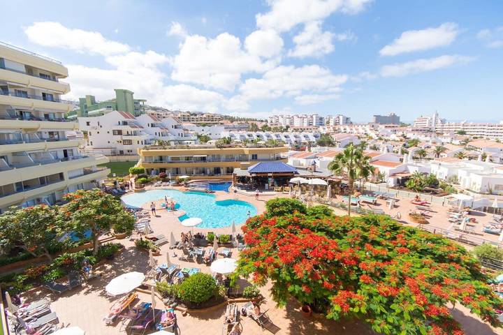 Holiday rental for 4 people, with balcony/terrace and pool in Costa Adeje