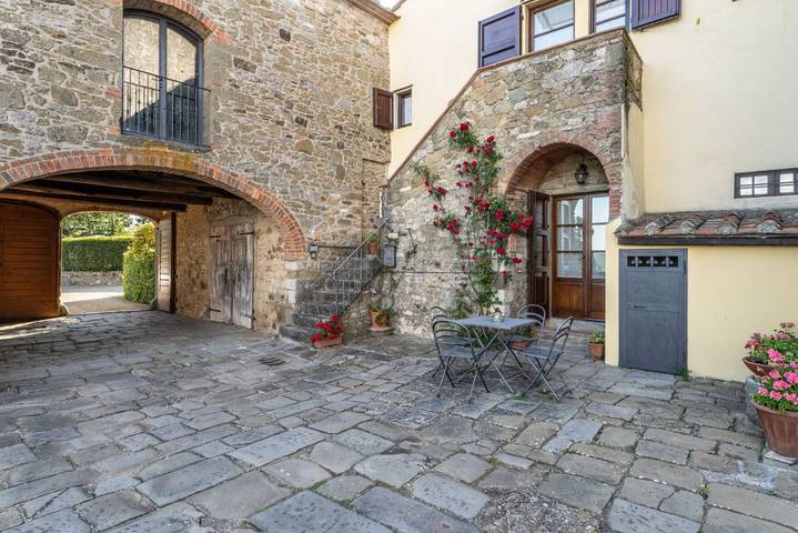 Agriturismo per 3 persone, con Giardino e Piscina a Cavriglia