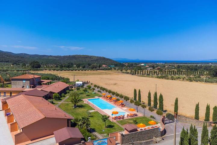Ferienhaus für 6 Personen, mit Pool und Garten