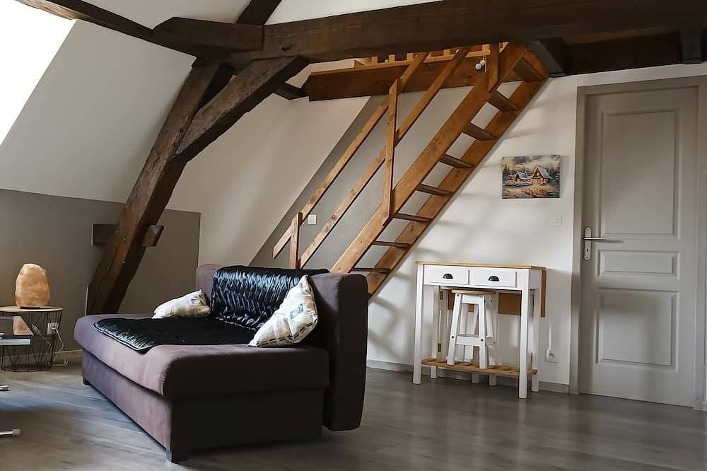 Appartement entier, Appartement chaleureux très calme in Mirebeau-sur-Bèze, Région de Dijon