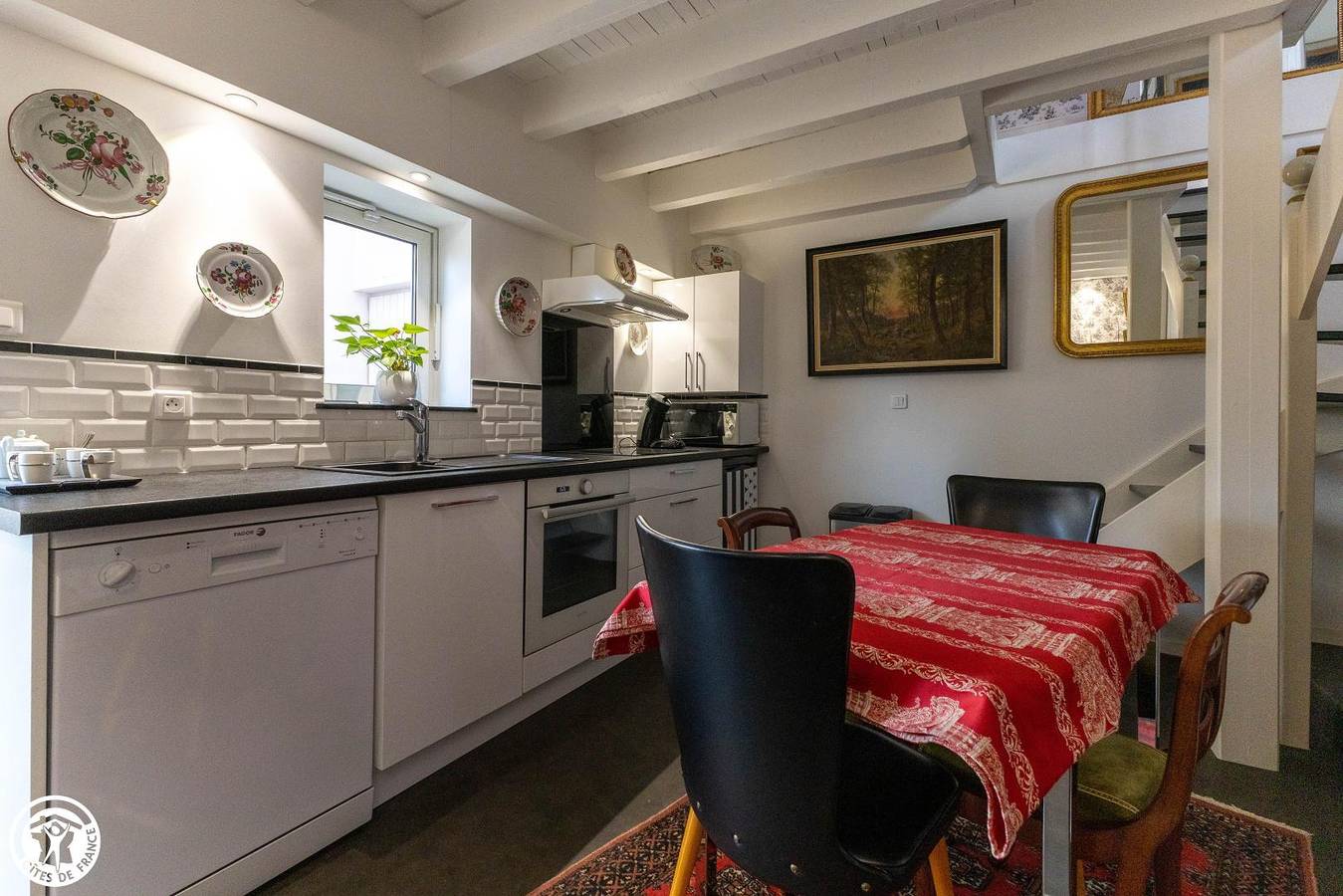 Gîte confortable avec terrasse et connexion Internet, à 2 km du centre-ville de Royat in Clermont-Ferrand, Parc naturel régional des Volcans d'Auvergne