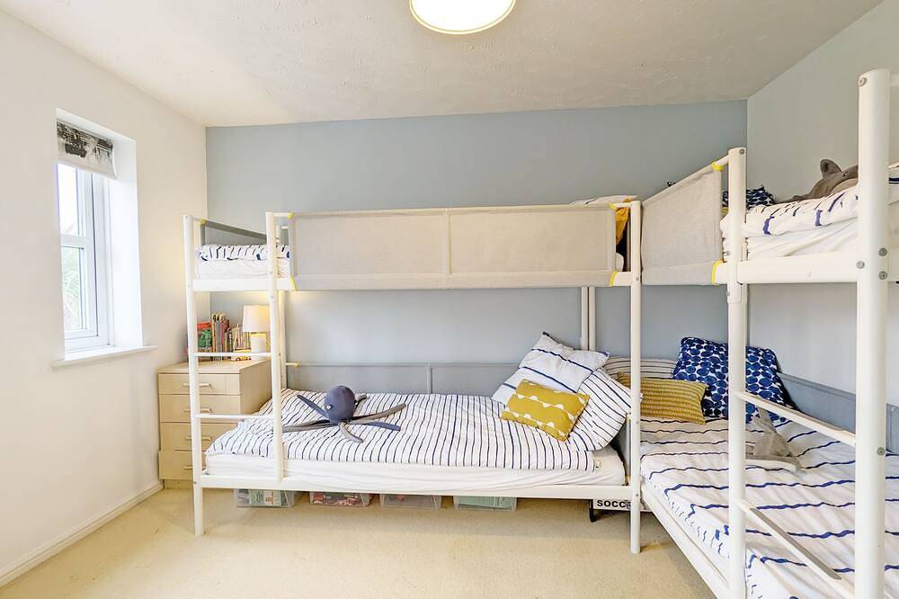 The Rock House -  a family house that sleeps 8 guests  in 3 bedrooms in West Wittering, West Sussex