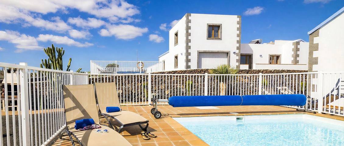 Chalet para 4 personas, con Terraza además de Jardín y Piscina en Fuerteventura - 3