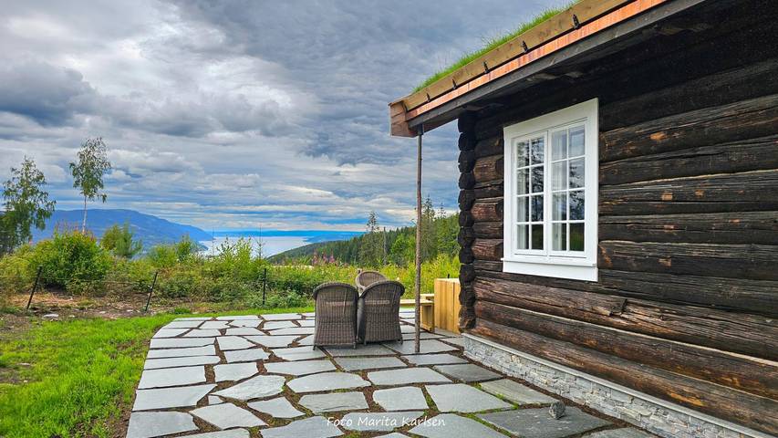 Feriehus for 18 personer, med terrasse og sauna i tillegg til innsjøutsikt - 1
