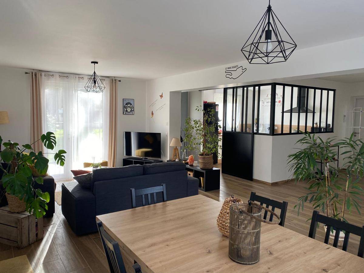 Two-Bedroom House in Arnage, Sarthe