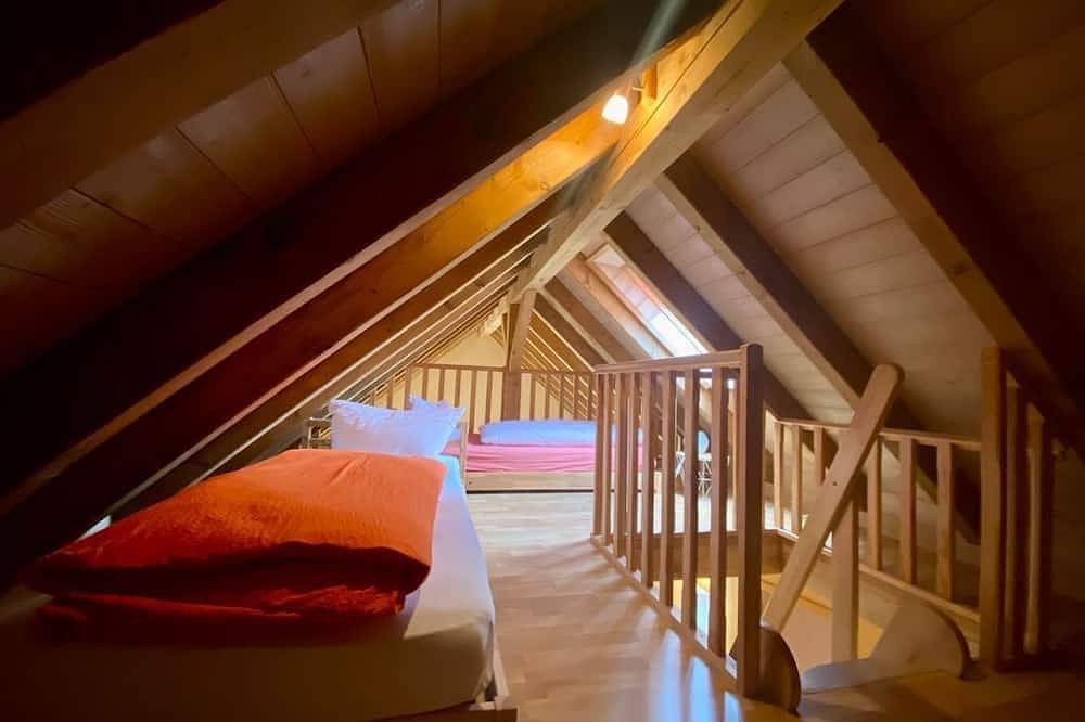 Entire apartment, Apartment with balcony no. 1 - Kräutercafé Walther in Wissembourg, Wissembourg region