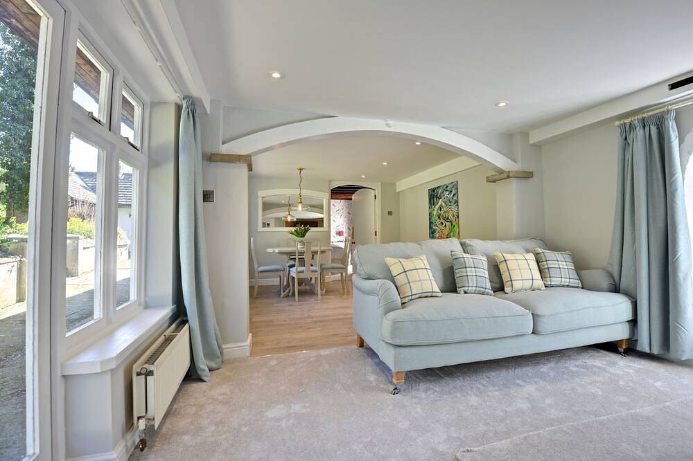 Delightful Cottage in the heart of Grosmont, next to the historic steam railway in North York Moors National Park