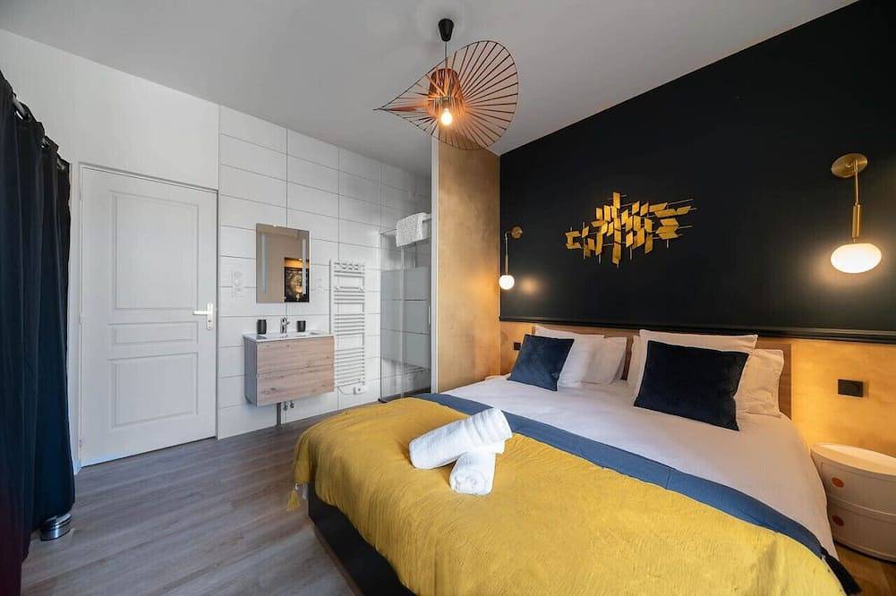 Entire apartment, Appartement design et climatisé proche de la gare in Vichy, Vichy region