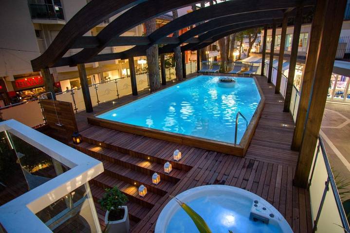 Hotel für 3 Personen, mit Whirlpool und Balkon sowie Pool in Riccione - 3