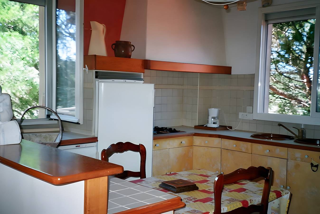 Gîte La Villa Vigneronne : maison de vacances avec piscine privée, Wi-Fi et climatisation in Castelginest, Toulouse et ses environs