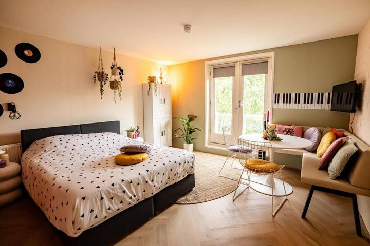B&b voor 6 personen, with Terras and Tuin as well as Uitzicht in Epe
