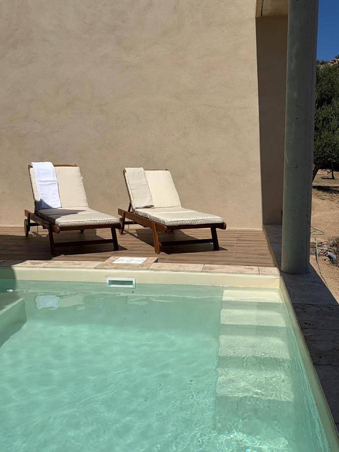 Appart’hôtel pour 2 personnes, avec Terrasse et Jardin ainsi que Piscine et Vue