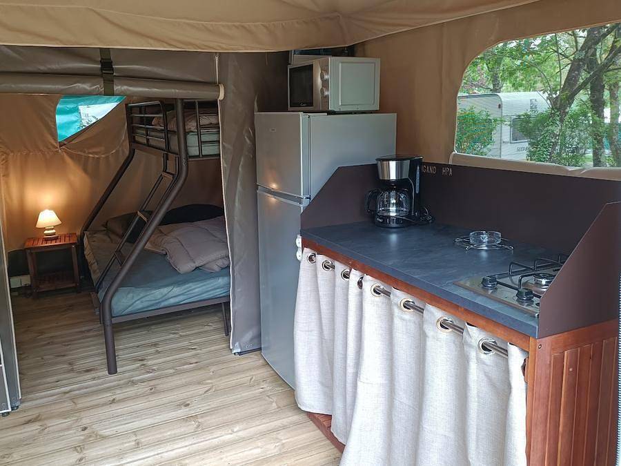 Camping L'Oasis du Berry - Safarizelt 5 personen - Familien-Lodge-Zelt in Saint-Gaultier, Le Blanc und Umgebung