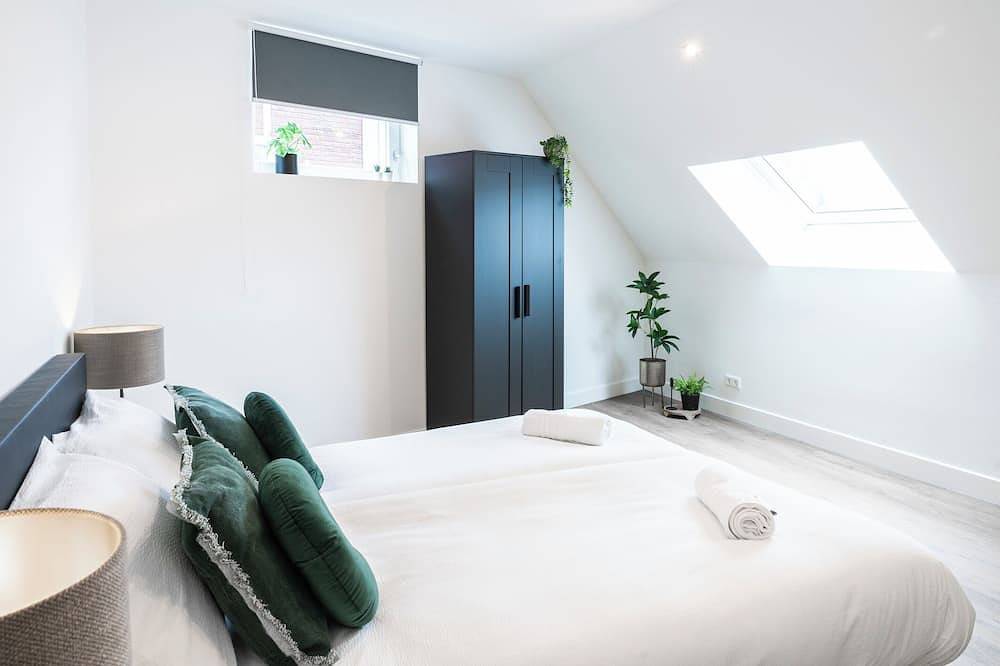 Ganze Wohnung, Willkommen in unserer stilvollen 2-Zimmer-Wohnung im Zentrum von Tilburg, ideal für einen Besuch im Efteling oder im Safaripark Beekse Bergen. Diese moderne und günstige Selbstversorgerwohnung bietet Komfort, Bequemlichkeit und Nachhaltigkeit. in Tilburg, Nordbrabant