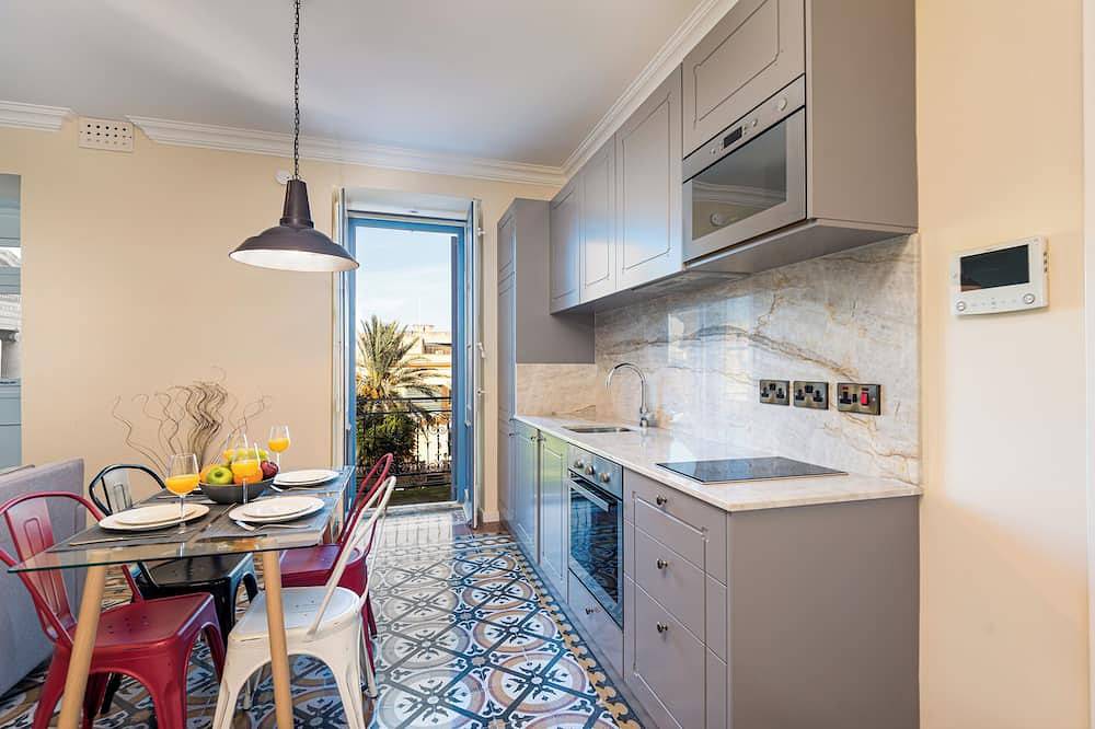 Ganze Wohnung, Sea & Square Views 2Br Apartment in the Heart of Valletta in Valletta, Insel Malta
