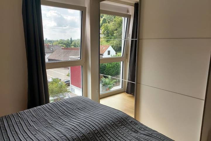 Ganze Wohnung, Moderne 3-Zimmer Wohnung mit Blick auf Regensburg in Donaustauf, Ostbayern