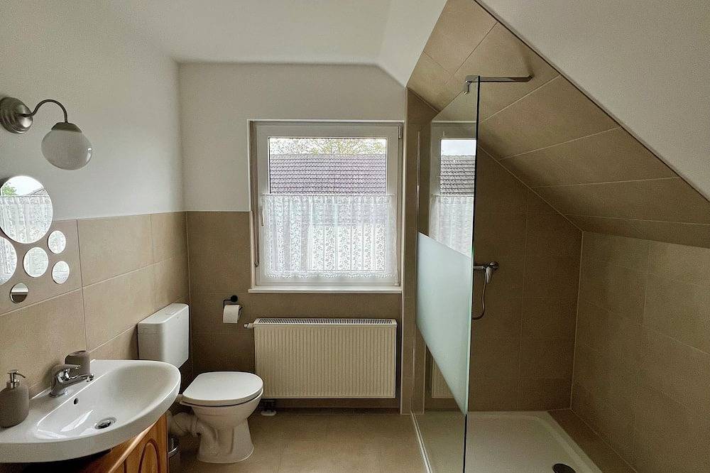 Ganze Wohnung, Komfortable Ferienwohnung in der Nähe vom Cottbuser Ostsee in Neuhausen/Spree, Lausitz
