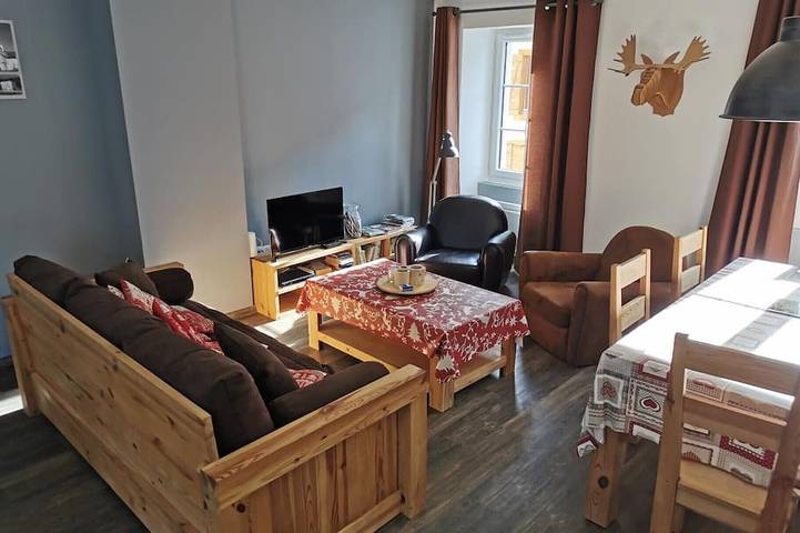 Ganze Wohnung, Komfortable Wohnung (75m2 - 2 Schlafzimmer) am Fuße der Piste - 40 km von Genf entfernt in Lélex, Regionaler Naturpark Hochjura