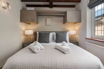 Glamping for 10 People in Bledlow-cum-Saunderton, Buckinghamshire, Photo 1