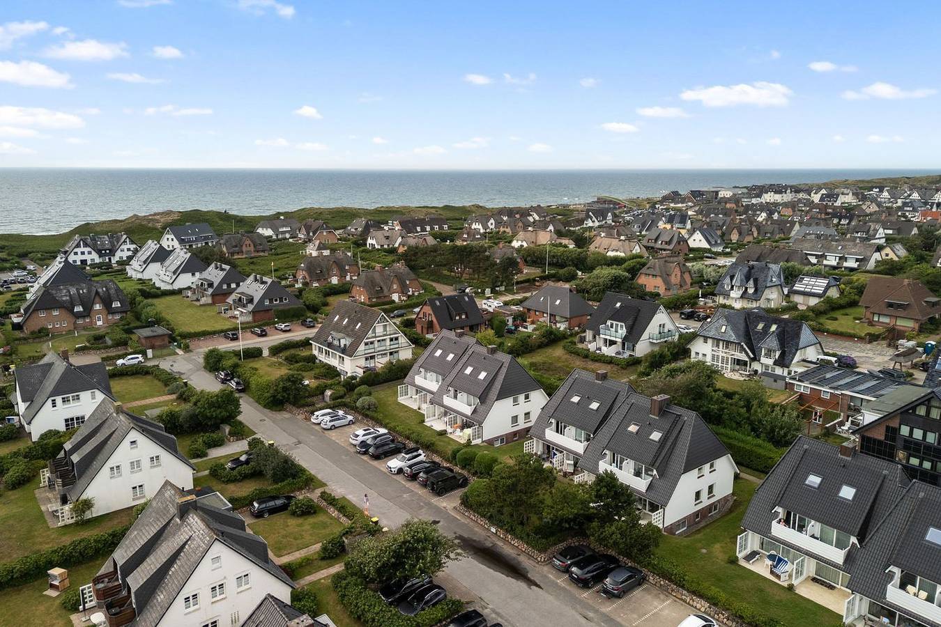 Ganze Wohnung, Strandnah. Balkon. Modern. in Wenningstedt, Sylt