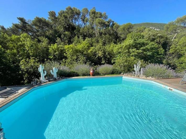 Location de vacances pour 2 personnes, avec vue ainsi que piscine et jardin à La Trinité - 4
