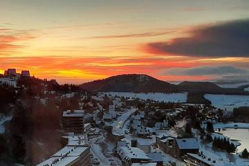 Gîte pour 4 personnes, avec balcon dans Station de Super-Besse (Super-Besse)